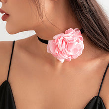 Load image into Gallery viewer, Flower Choker Necklace