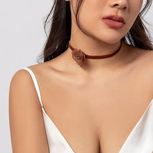 Load image into Gallery viewer, Flower Choker Necklace