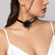 Load image into Gallery viewer, Flower Choker Necklace
