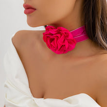 Load image into Gallery viewer, Flower Choker Necklace