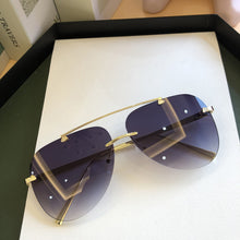 Load image into Gallery viewer, Faded Lens Oversized Aviator Sunglasses