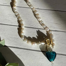 Load image into Gallery viewer, Pearl Heart Necklace
