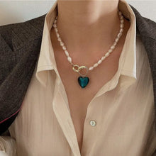 Load image into Gallery viewer, Pearl Heart Necklace
