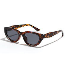 Load image into Gallery viewer, Retro Look Cat Eye Sunglasses UV400
