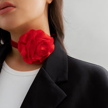 Load image into Gallery viewer, Flower Choker Necklace
