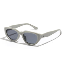 Load image into Gallery viewer, Retro Look Cat Eye Sunglasses UV400
