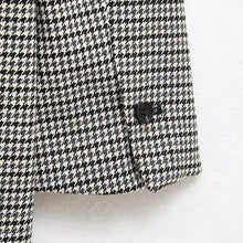 Load image into Gallery viewer, Plaid Vintage Look Blazer
