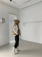 Load image into Gallery viewer, Ultra Light Hooded Gilet
