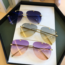 Load image into Gallery viewer, Faded Lens Oversized Aviator Sunglasses
