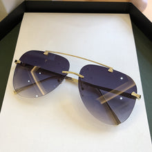 Load image into Gallery viewer, Faded Lens Oversized Aviator Sunglasses
