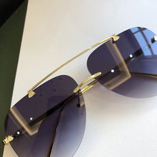 Load image into Gallery viewer, Faded Lens Oversized Aviator Sunglasses
