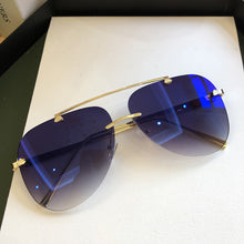 Load image into Gallery viewer, Faded Lens Oversized Aviator Sunglasses
