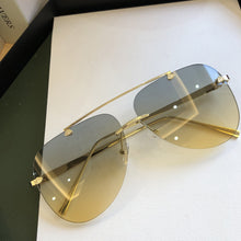 Load image into Gallery viewer, Faded Lens Oversized Aviator Sunglasses
