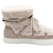 Load image into Gallery viewer, Laced Wool Snow Boots
